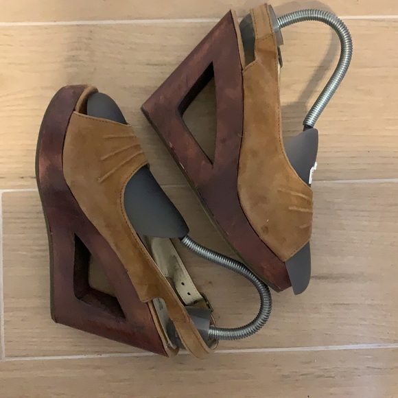 Wooden wedge heels - Picture 2 of 3